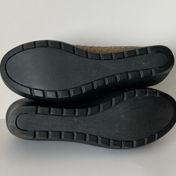 Steve Madden Wedge Sneaker - Gold Metallic Woven Weave - 8 - Picture 8 of 9